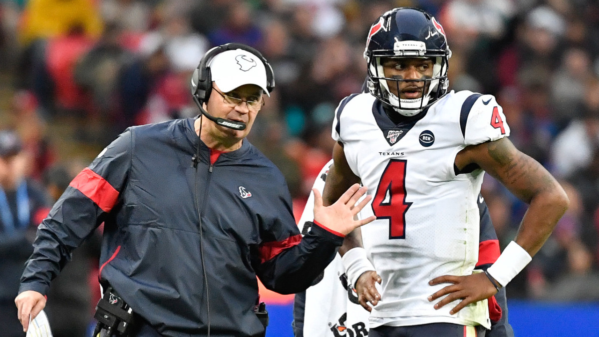 Bill O'Brien instructs Deshaun Watson during a game